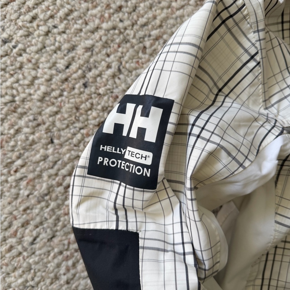 Helly Hansen Gray and Red Jacket - image 5